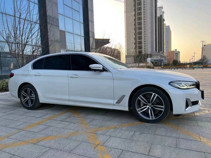 济宁21年宝马5系3