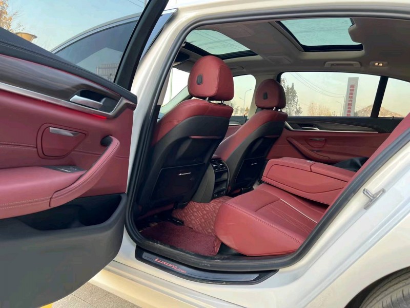 济宁21年宝马5系6