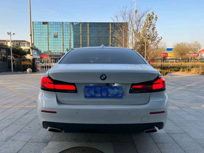 济宁21年宝马5系9