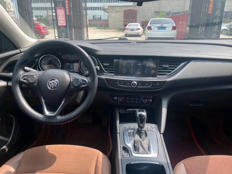 保定18年别克君威4