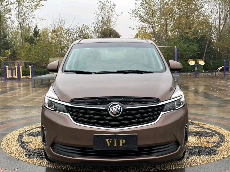 青岛22年别克GL81