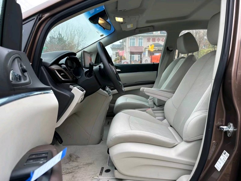 青岛22年别克GL86