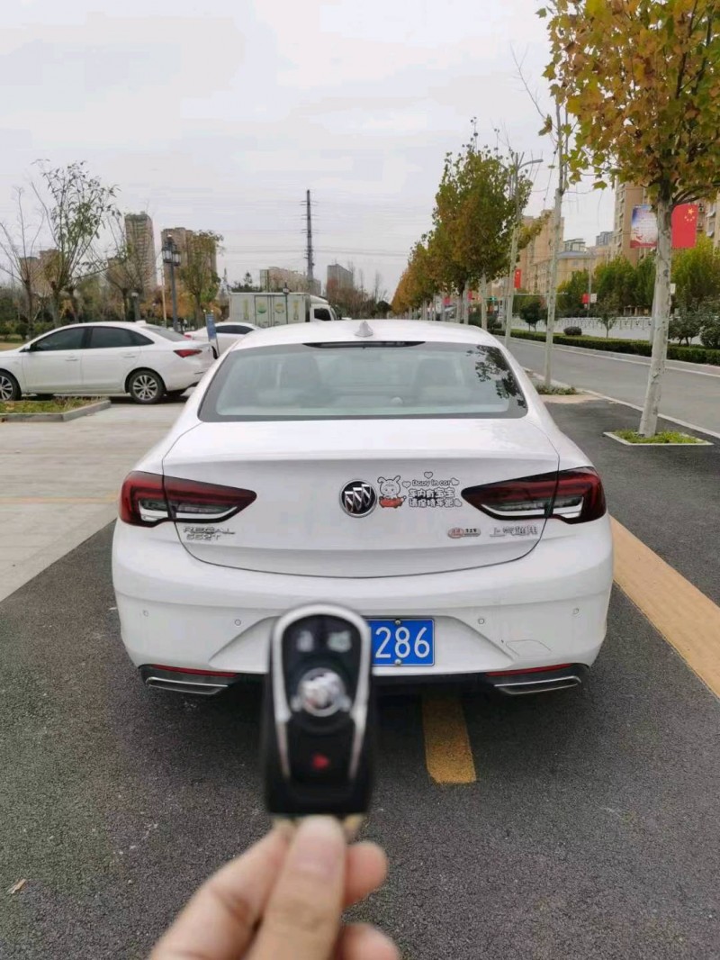 枣庄21年别克君威2