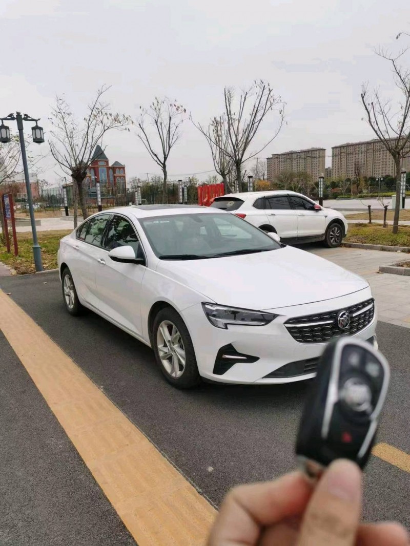 枣庄21年别克君威5