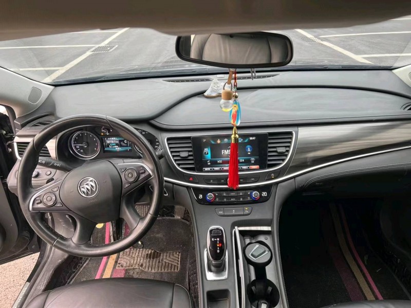 徐州20年别克君越5