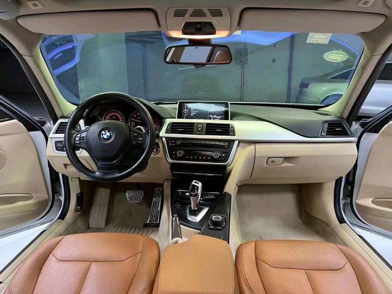 成都13年宝马3系4