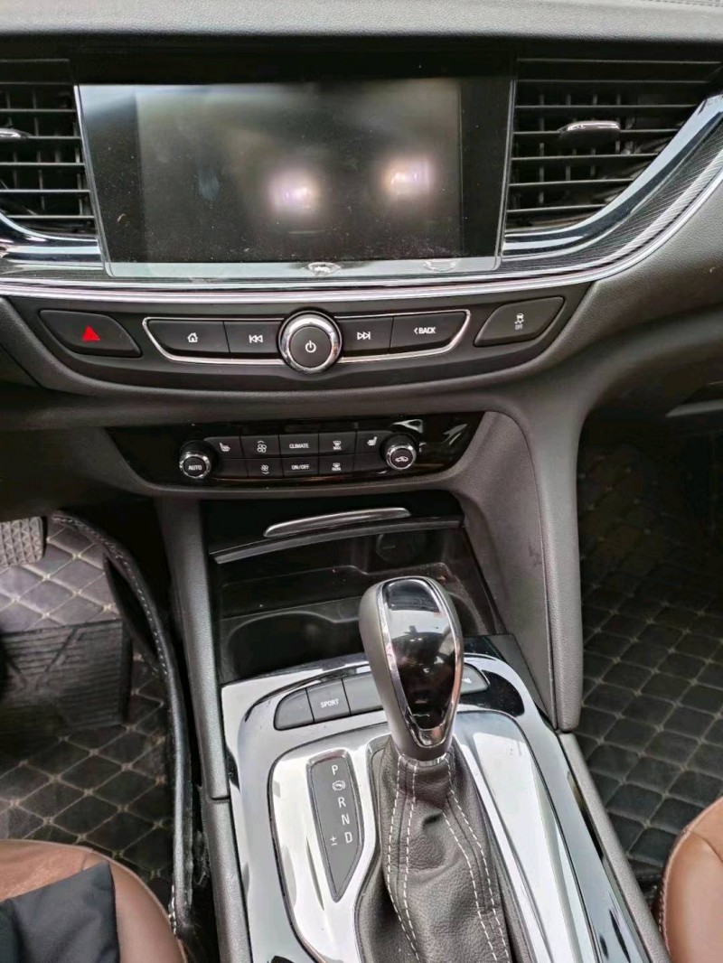 枣庄19年别克君威4