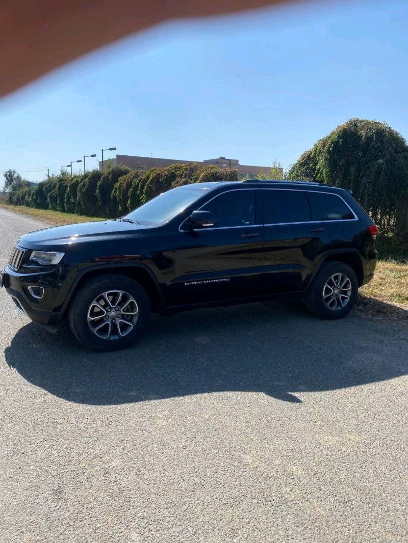 沈阳14年Jeep大切诺基3