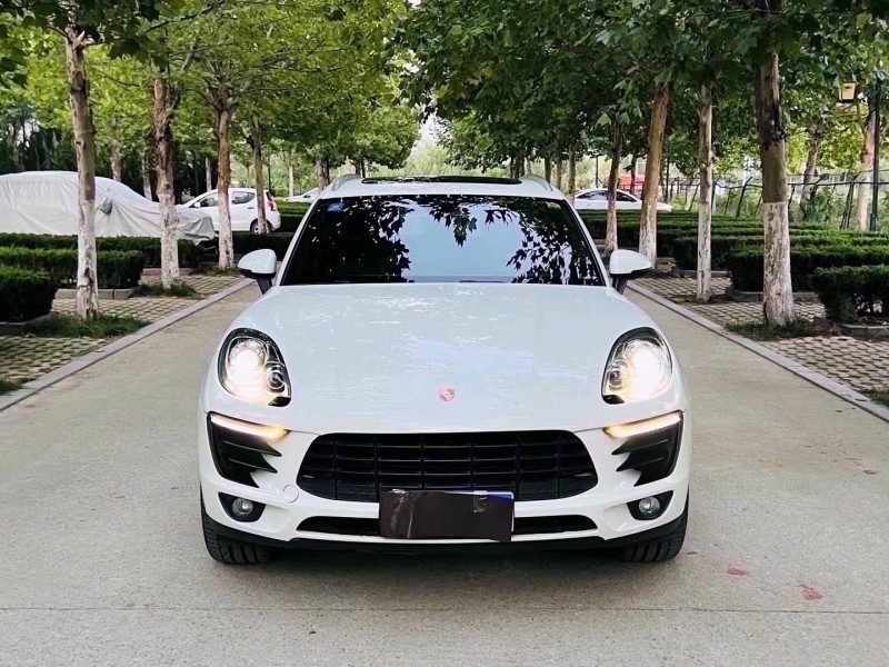 聊城15年保时捷Macan1