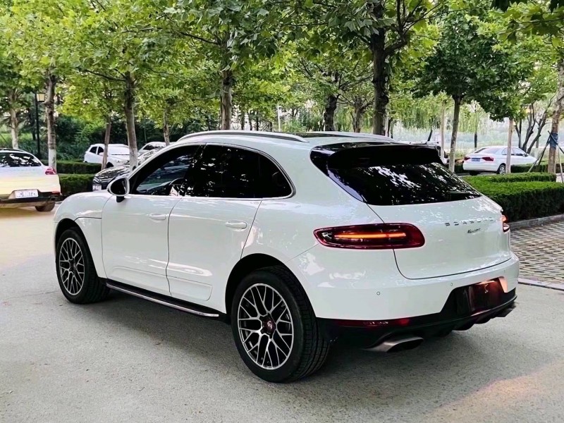 聊城15年保时捷Macan8