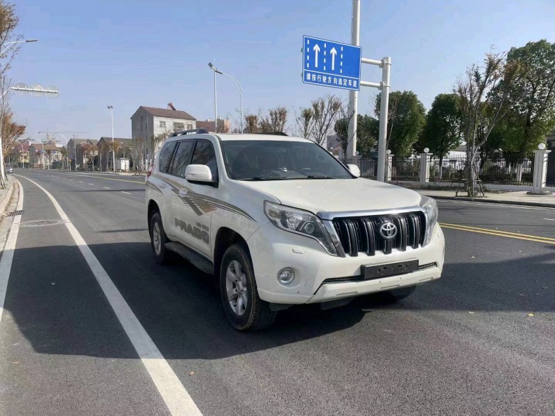 宜昌15年丰田普拉多2