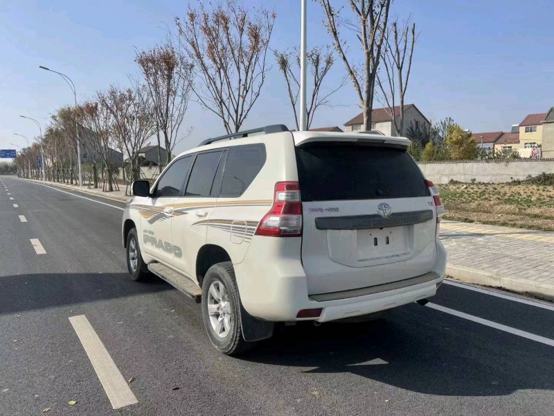 宜昌15年丰田普拉多9