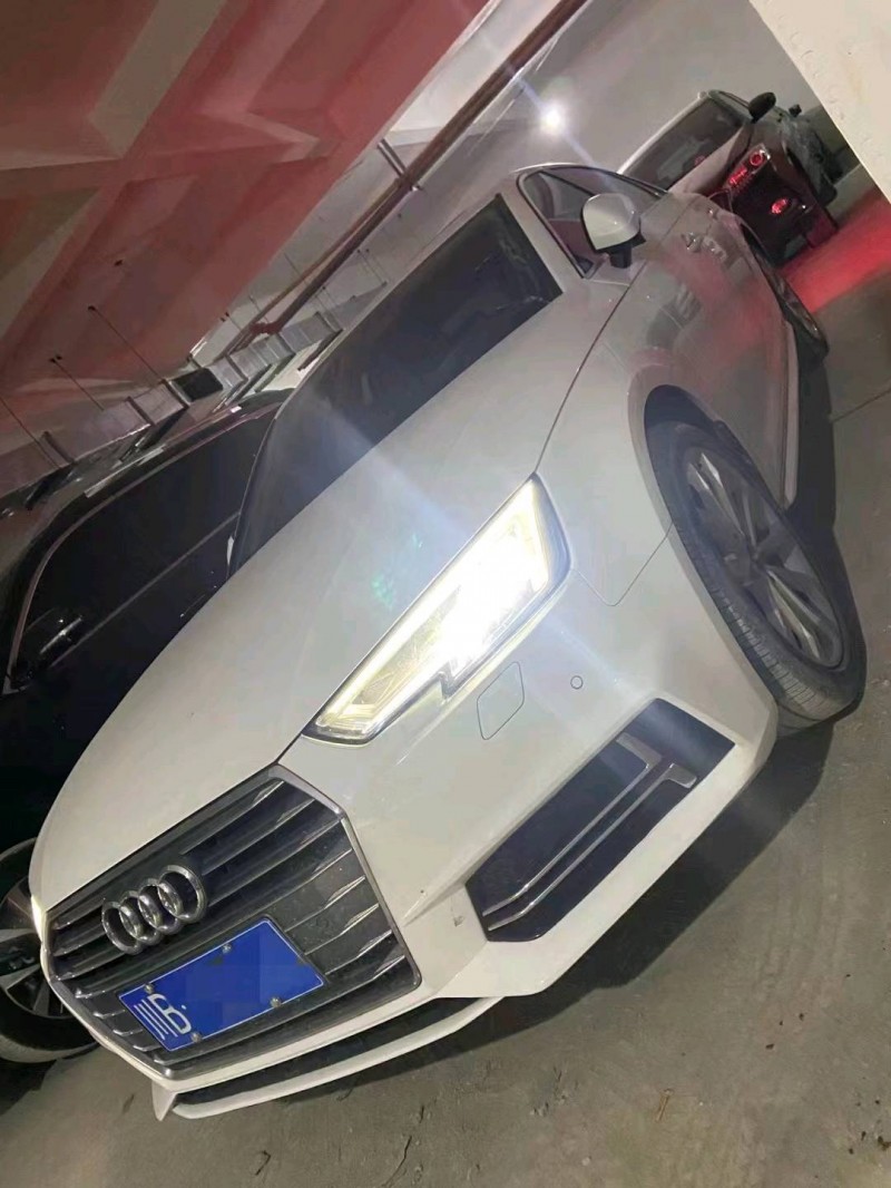 成都18年奥迪A4L3