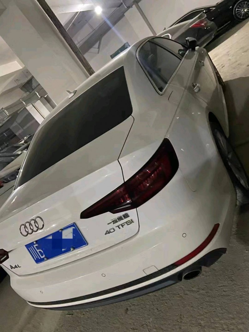 成都18年奥迪A4L7