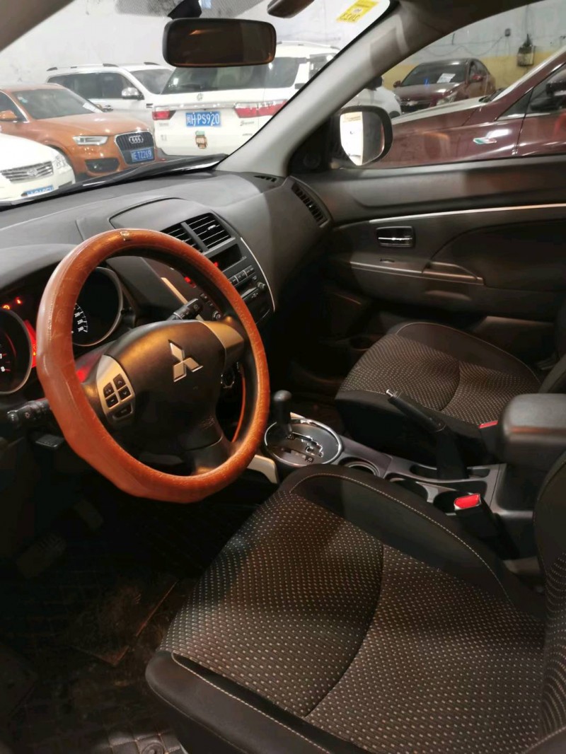 保定16年三菱劲炫7