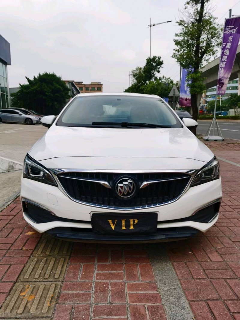 东莞18年别克威朗1