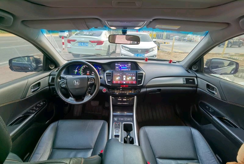 东莞18年本田雅阁8