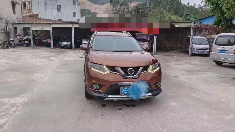 桂林15年日產奇駿1