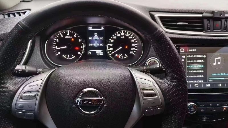 桂林15年日產奇駿5