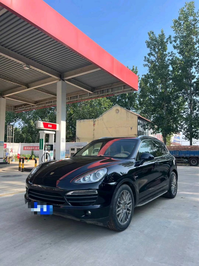 北京11年保时捷卡宴3