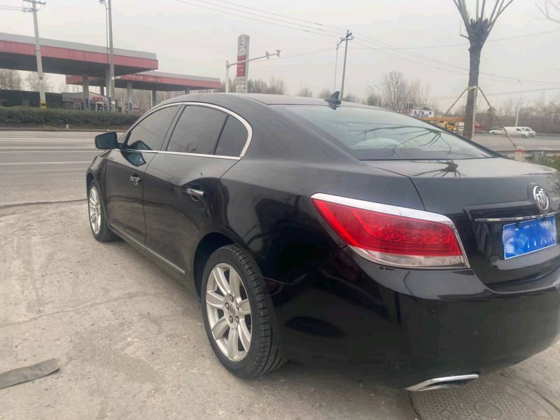 枣庄11年别克君越3