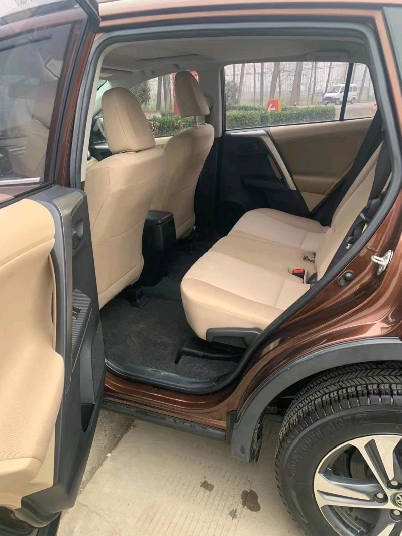 淮南16年丰田RAV4荣放7