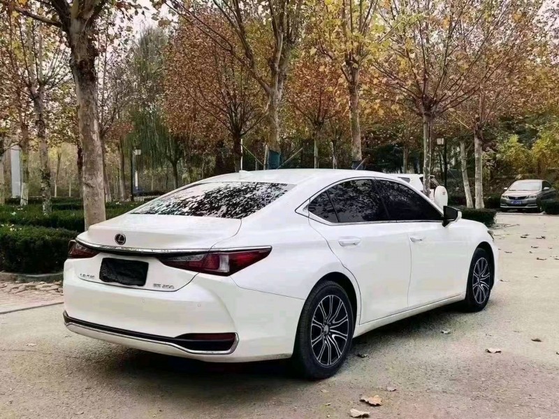 聊城20年雷克萨斯ES8