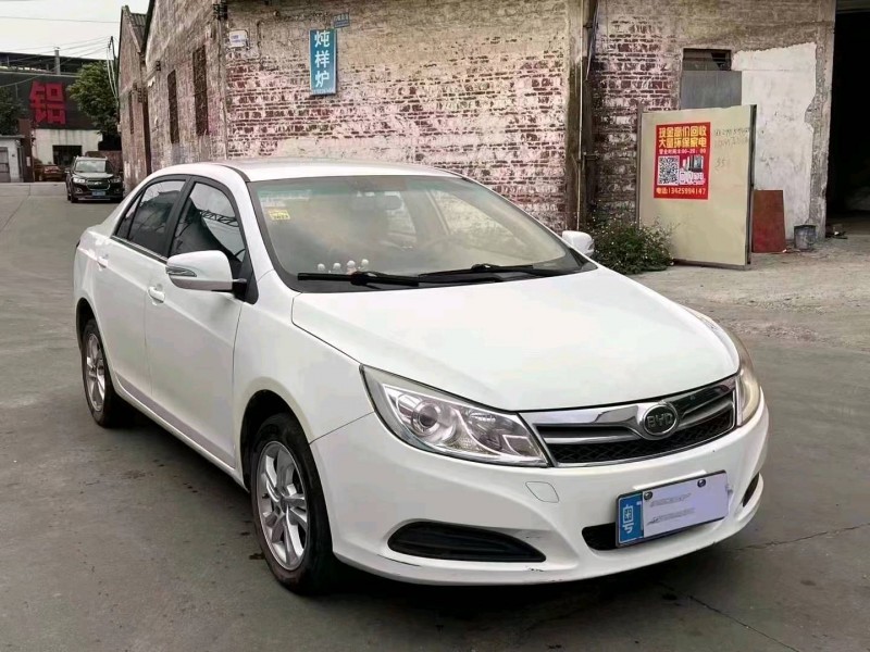 珠海15年比亚迪速锐9