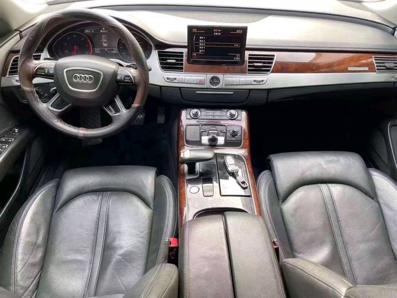 济宁13年奥迪A8L5