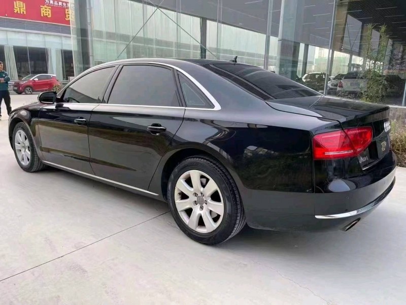 济宁13年奥迪A8L7