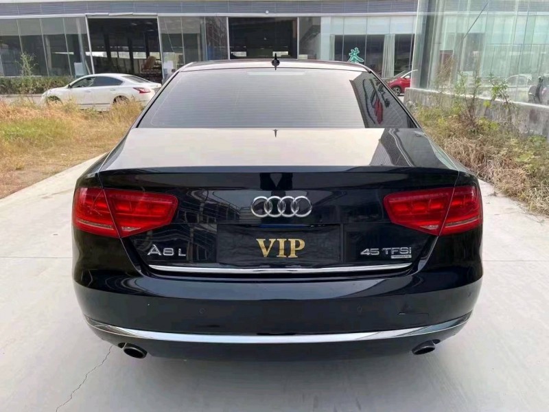 济宁13年奥迪A8L9