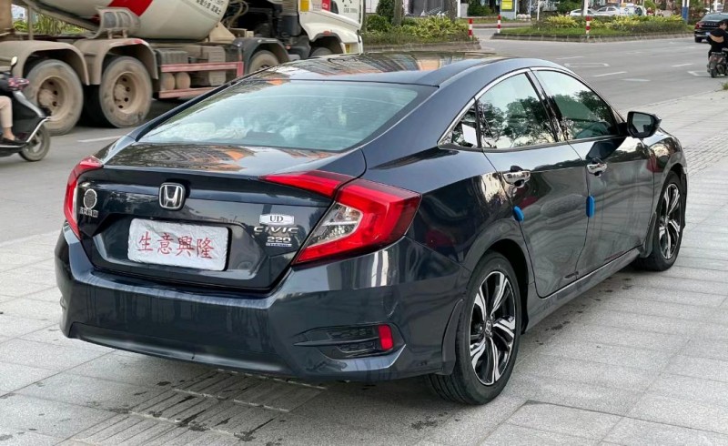 广州17年本田思域9