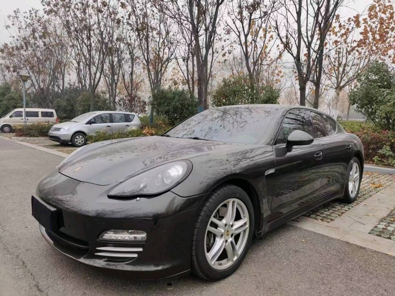 淮南12年保时捷帕拉梅拉8