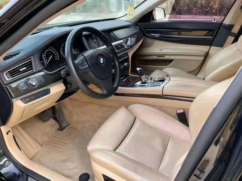 济宁12年宝马7系6