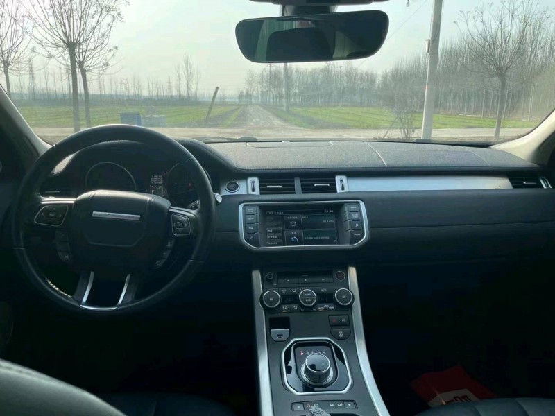 青岛16年路虎极光5