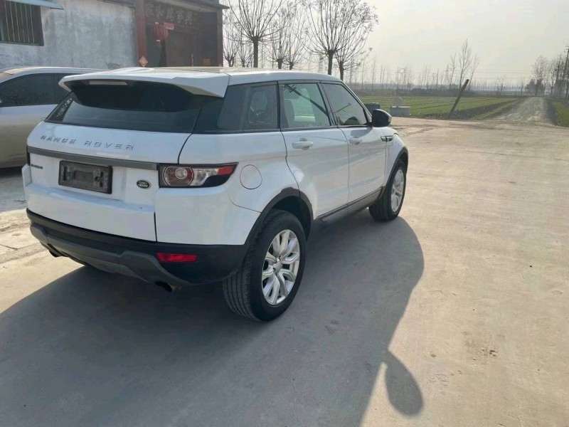 青岛16年路虎极光6