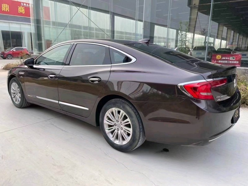 济宁17年别克君越3