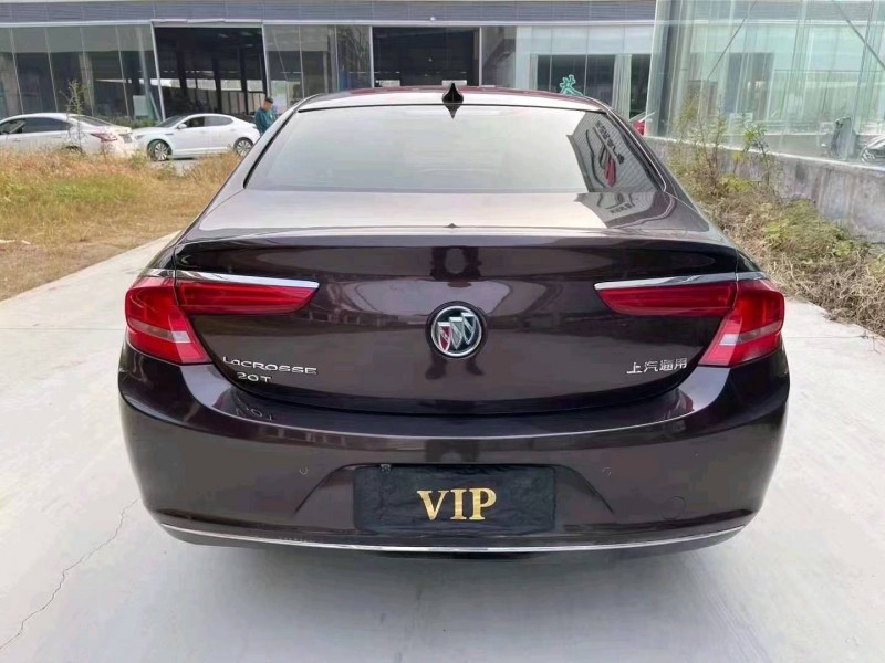 济宁17年别克君越1