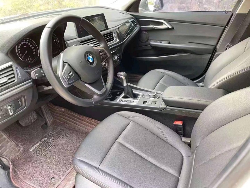 济宁19年宝马1系6