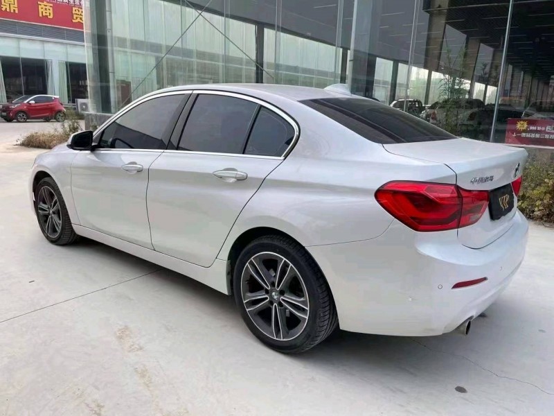 济宁19年宝马1系7