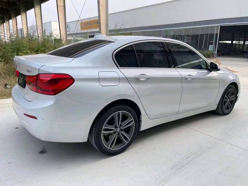济宁19年宝马1系8