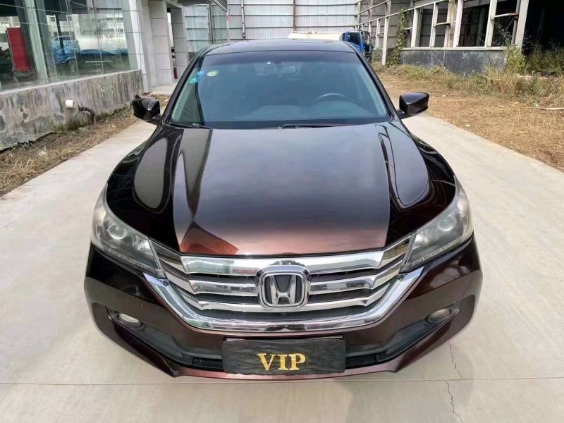 济宁14年本田雅阁1