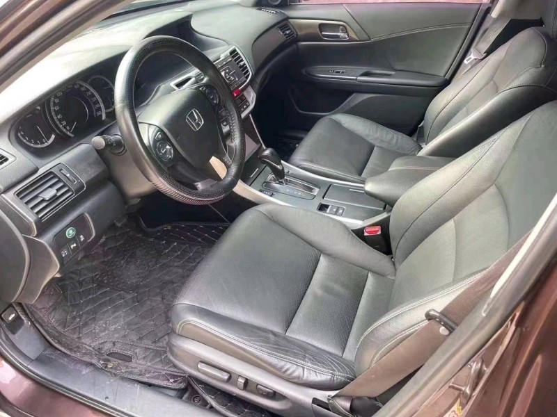 济宁14年本田雅阁6