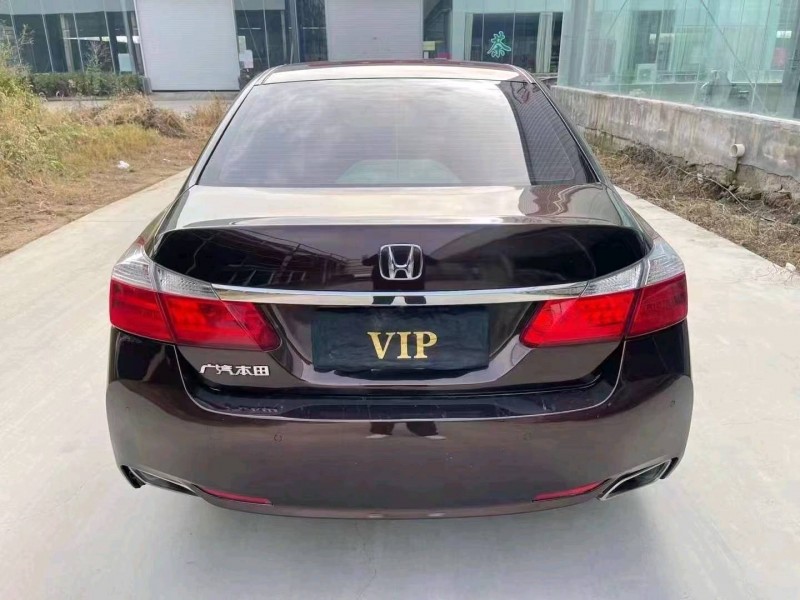 济宁14年本田雅阁9