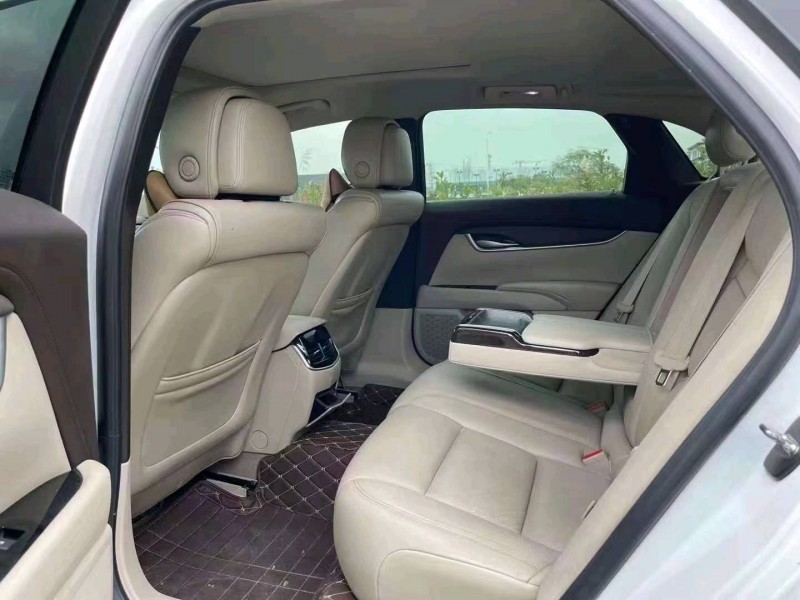 济宁13年凯迪拉克XTS4