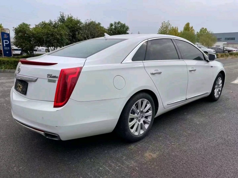 济宁13年凯迪拉克XTS8