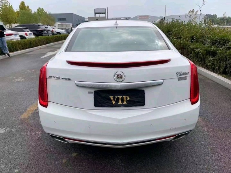 济宁13年凯迪拉克XTS9