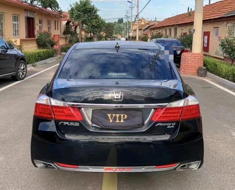 青岛15年本田雅阁6