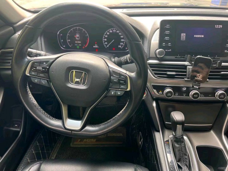 珠海18年本田雅阁4