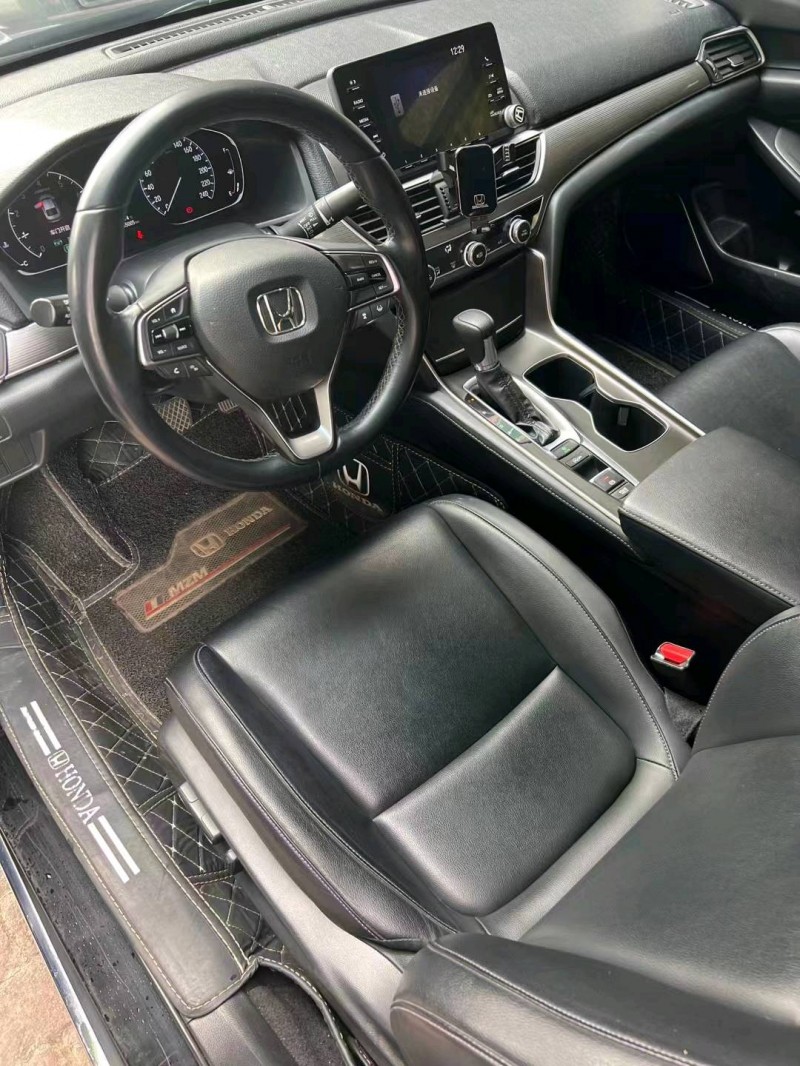 珠海18年本田雅阁3